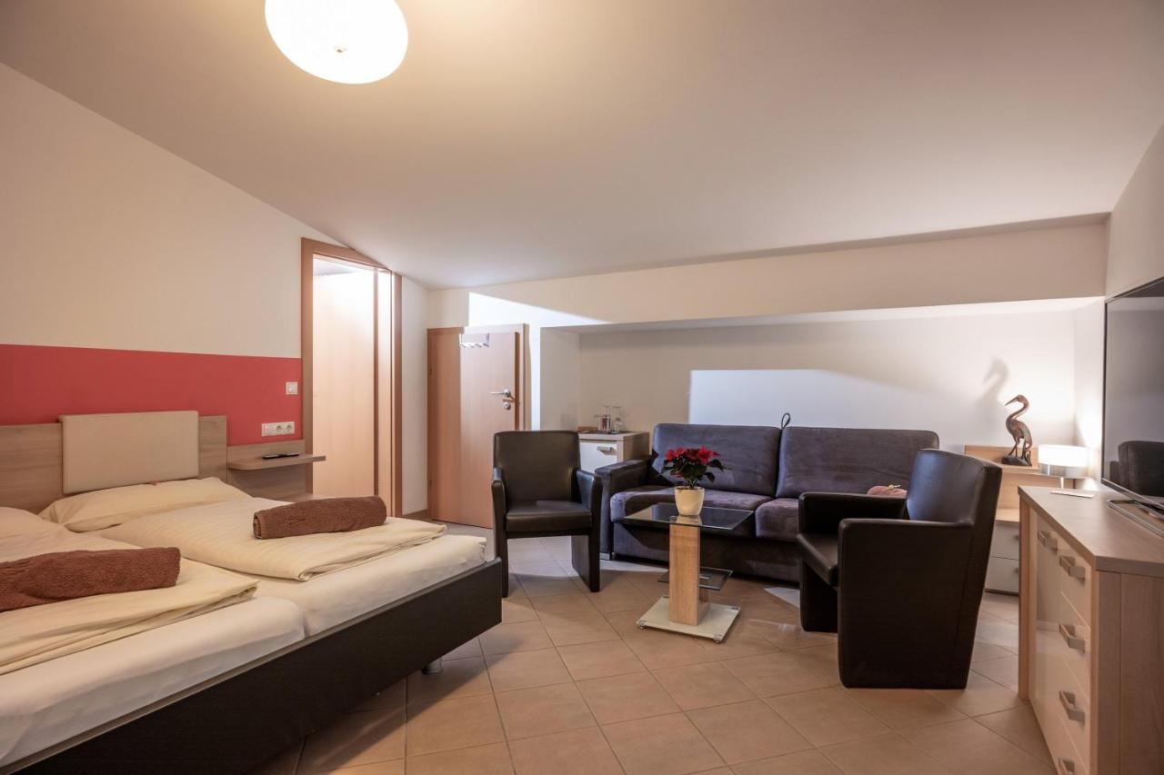 Blaiken Appartements In เชฟเฟา อัม วิลเดนไคเซอร์ ภายนอก รูปภาพ