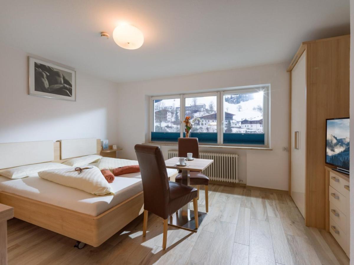 Blaiken Appartements In เชฟเฟา อัม วิลเดนไคเซอร์ ภายนอก รูปภาพ
