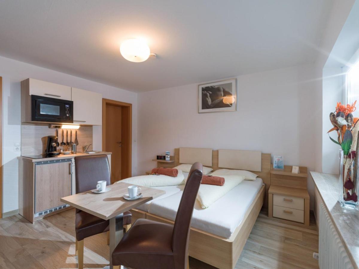 Blaiken Appartements In เชฟเฟา อัม วิลเดนไคเซอร์ ภายนอก รูปภาพ